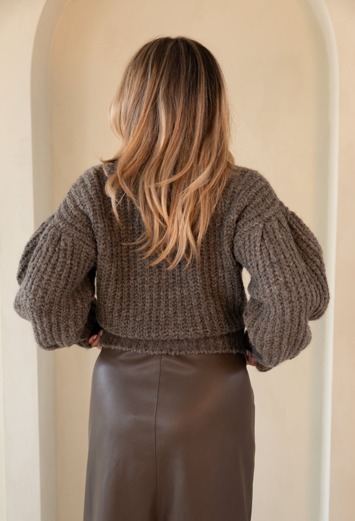Geneva Pullover in Brown – Kimara Fashion