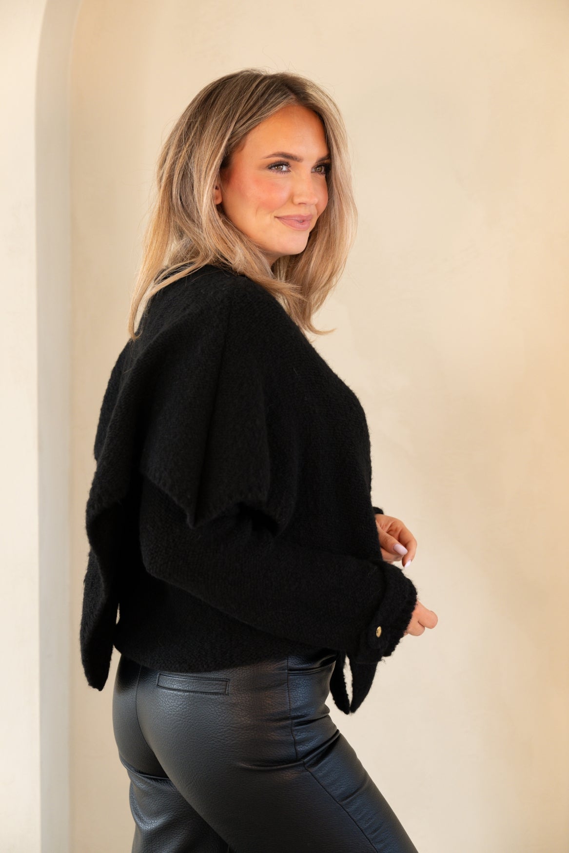 Effi Poncho in Black – Kimara Fashion