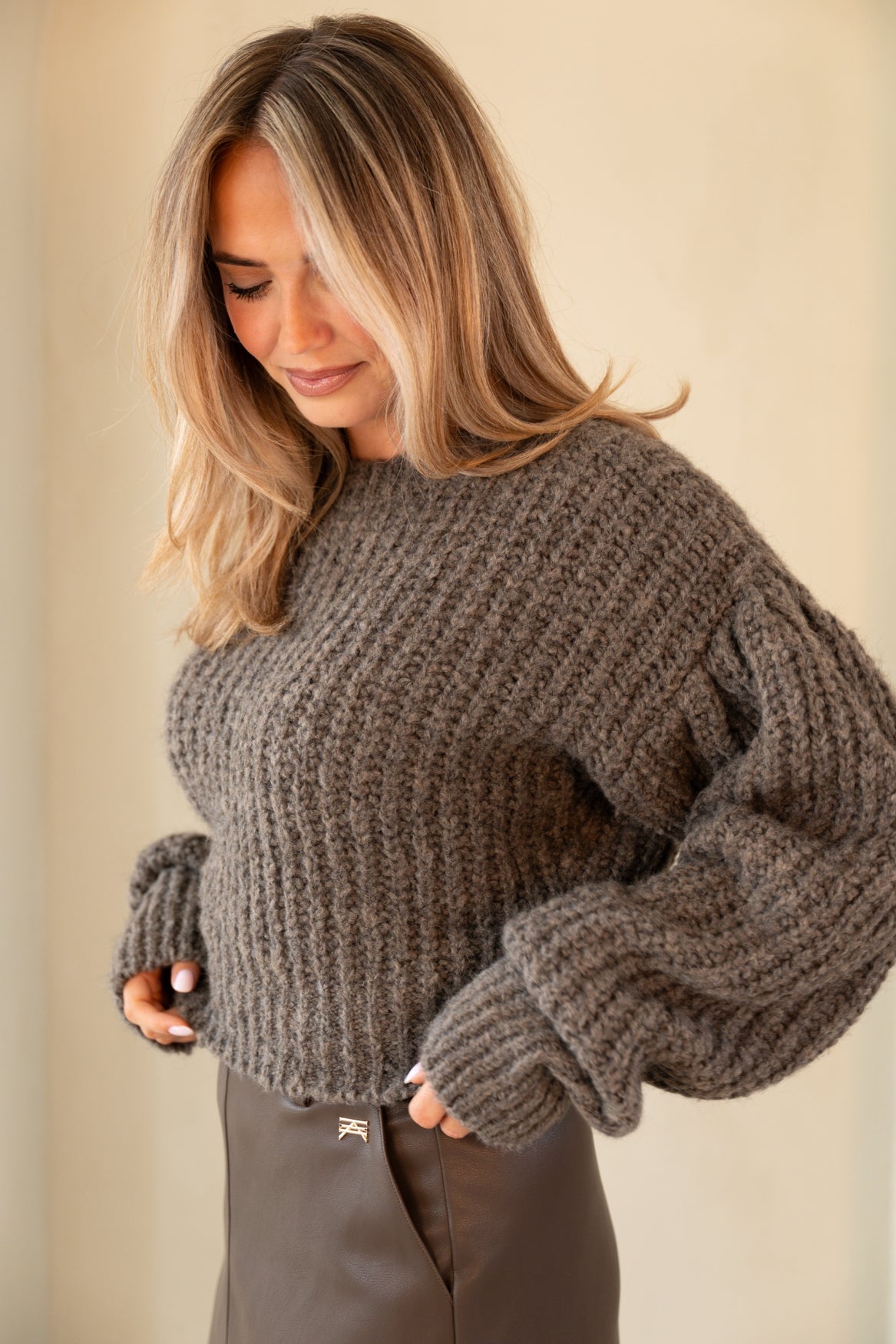 Geneva Pullover in Brown – Kimara Fashion