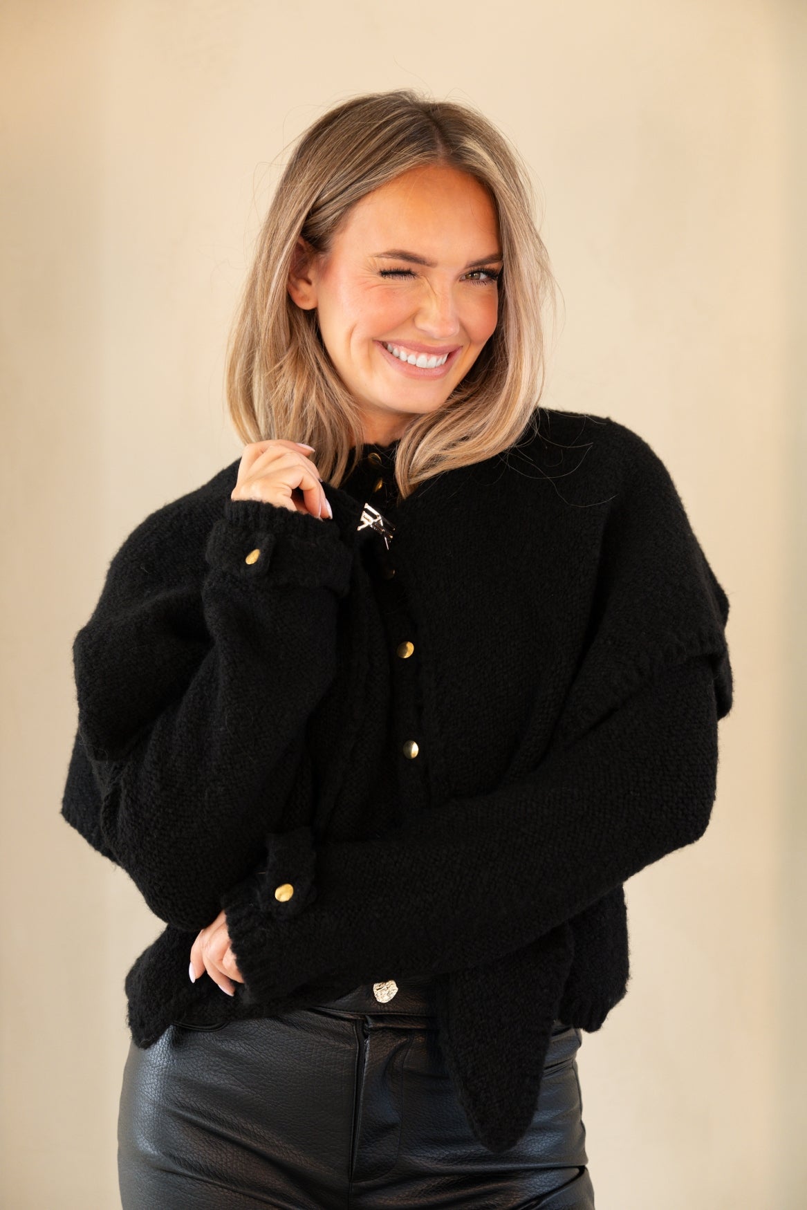 Effi Poncho in Black – Kimara Fashion